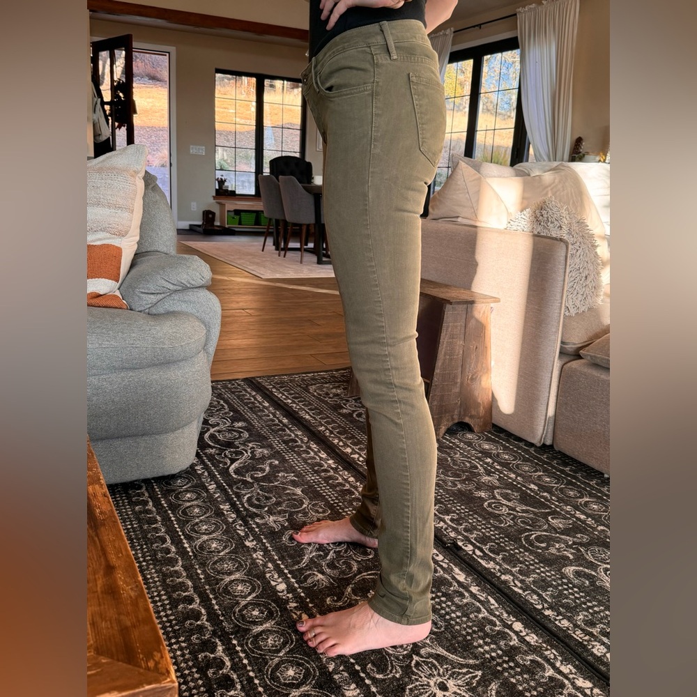 Women’s skinny jeans